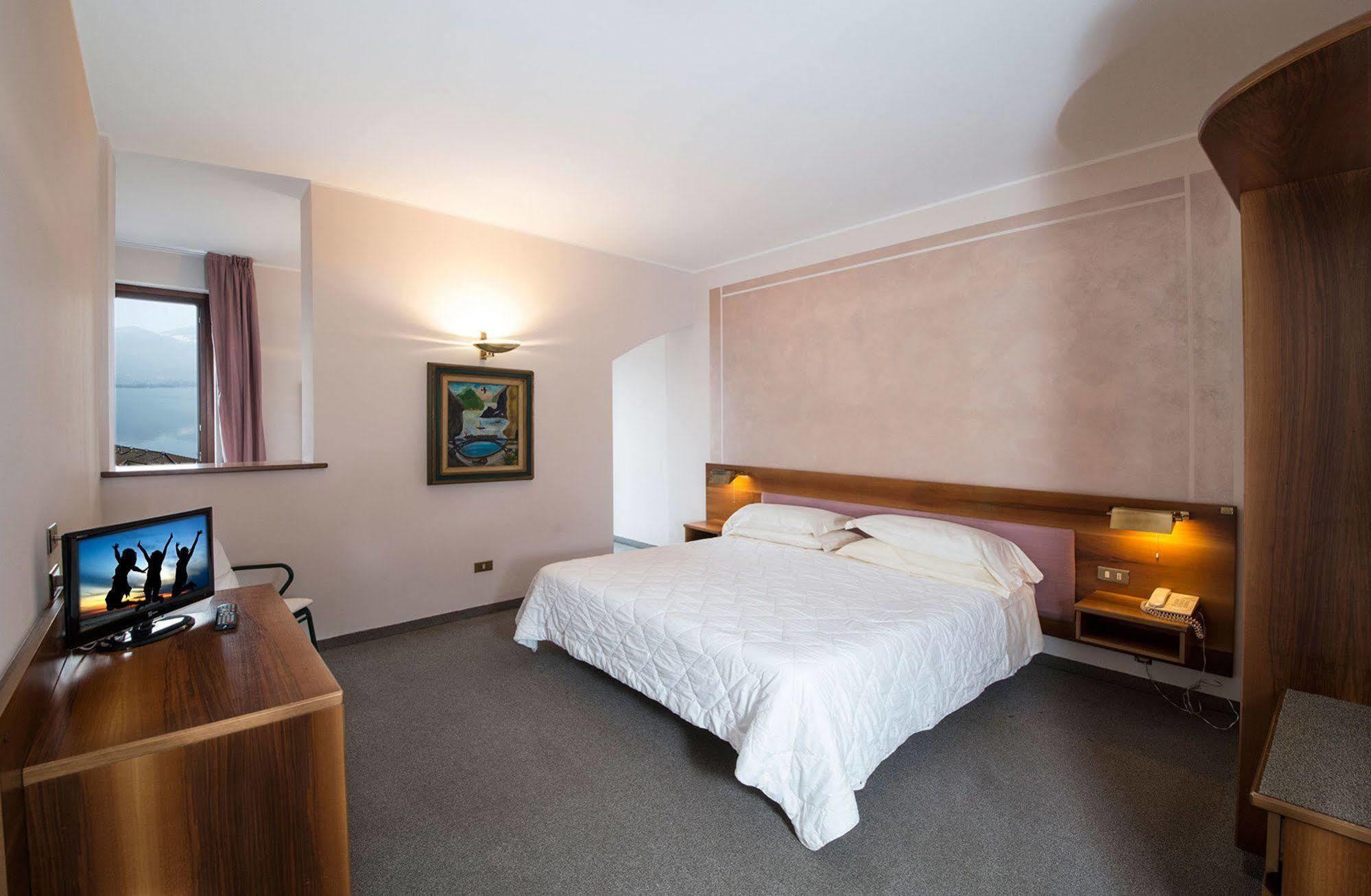 Albergo Moderno Lovere Exterior foto